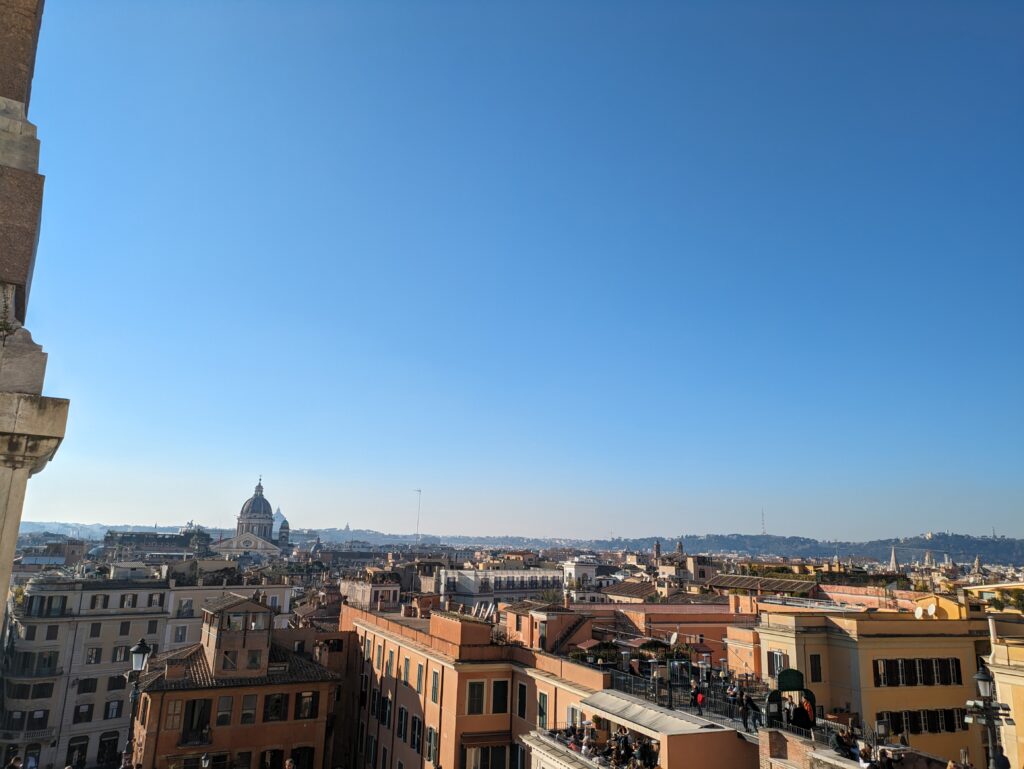 スペイン階段を上った先からの景色