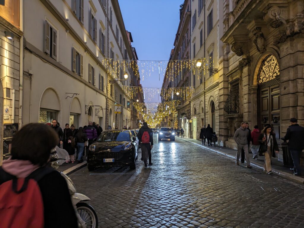 ローマの夜道