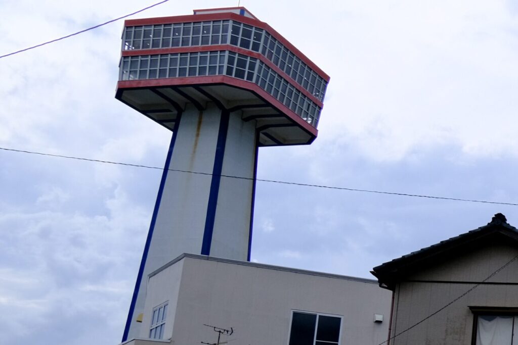 東尋坊タワーの外観