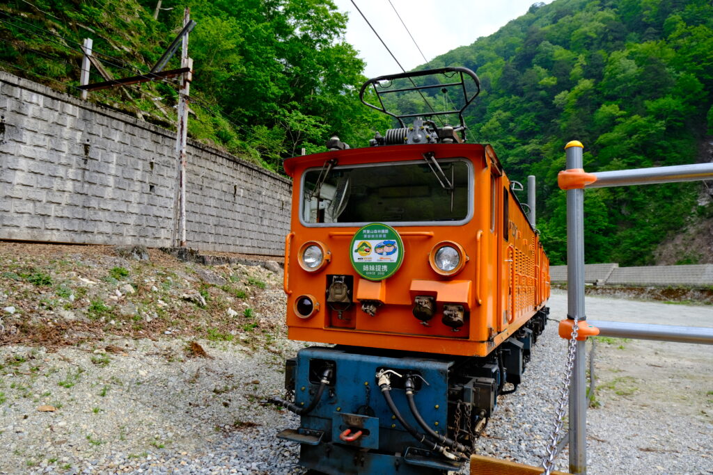 黒部渓谷のトロッコ列車