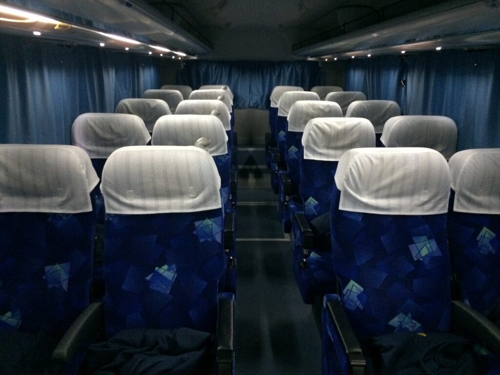 夜行バスの車内
