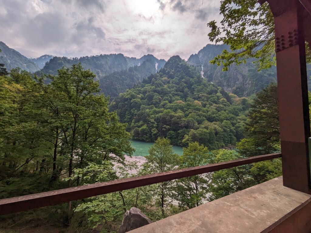出し六峰