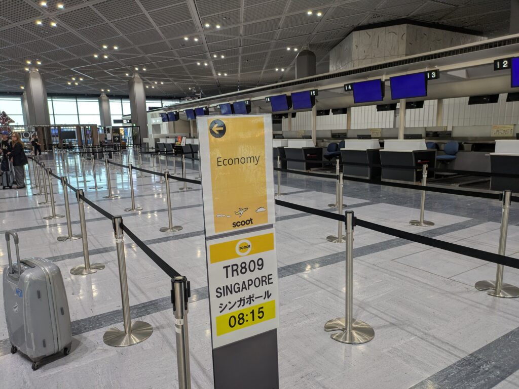 成田空港のスクートのカウンター
