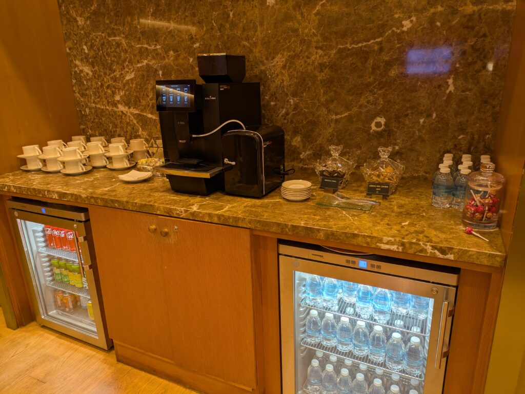 サンズ・ラウンジ内でのおもてなし