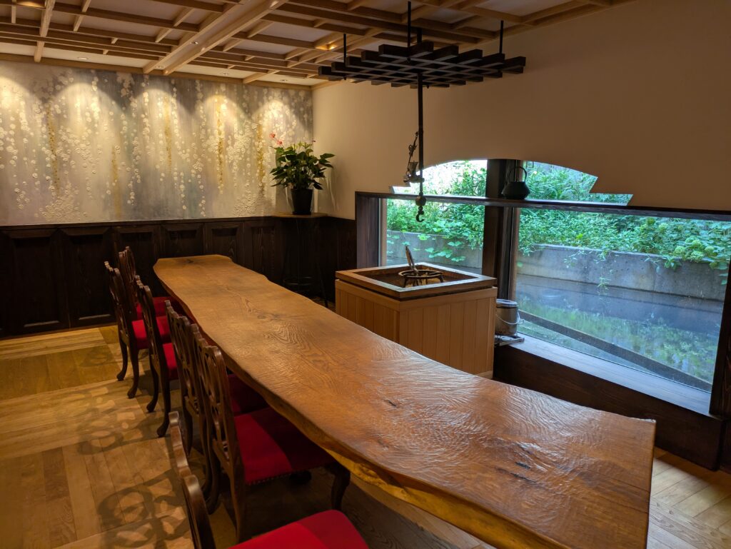 本館古勢起屋のラウンジ