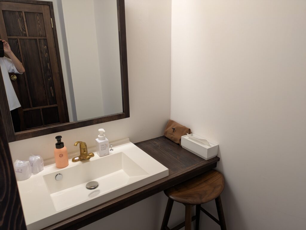 本館古勢起屋の客室の洗面所