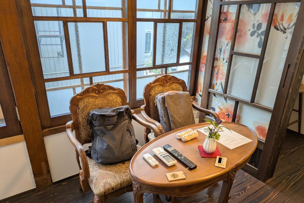 本館古勢起屋の山側大正ロマン客室