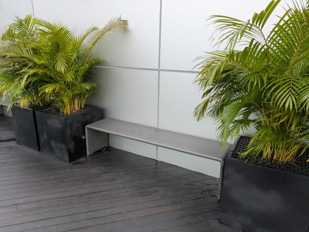 スカイパーク展望台にあるベンチ