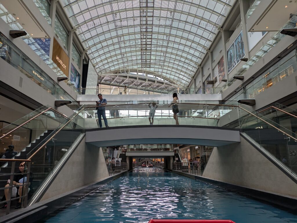 マリーナ・ベイ・サンズのサンパンライド