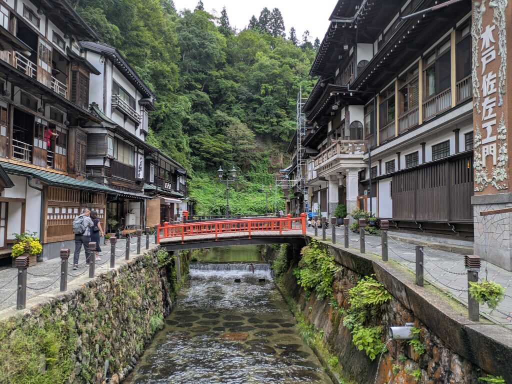 銀山温泉の町並み