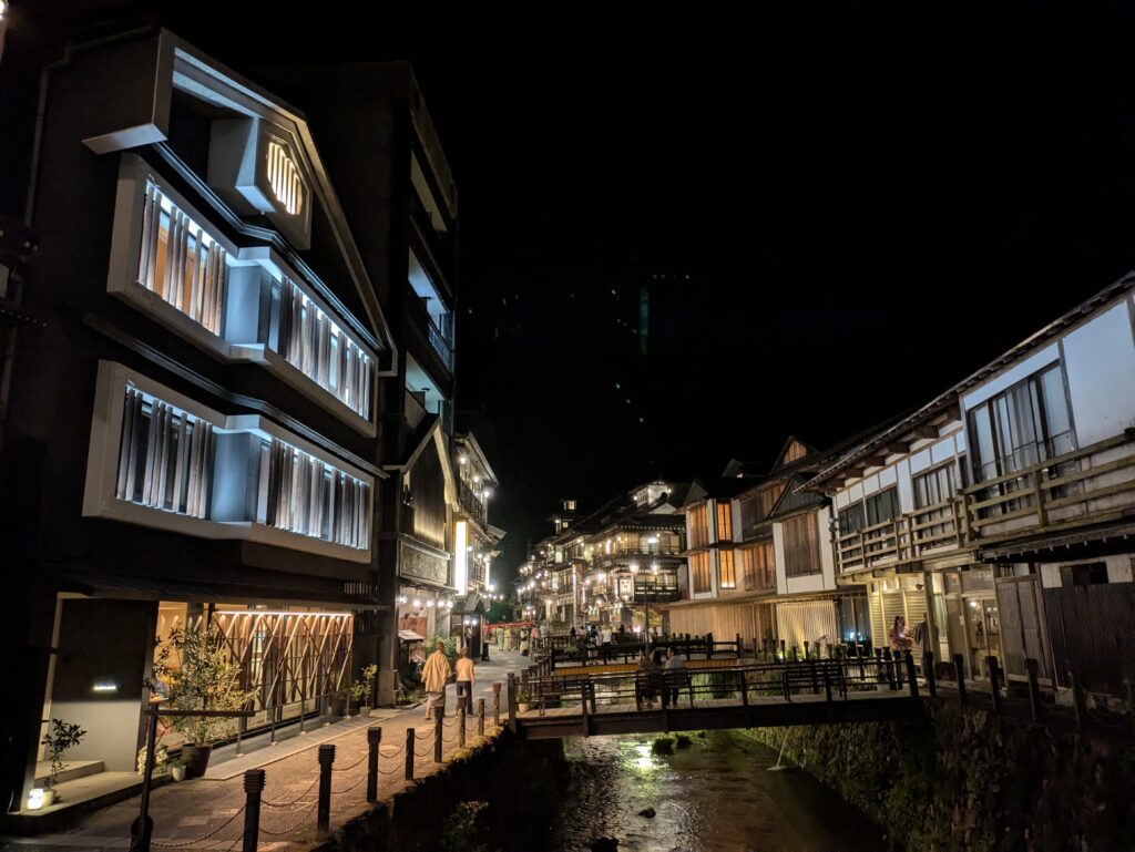 夜の銀山温泉