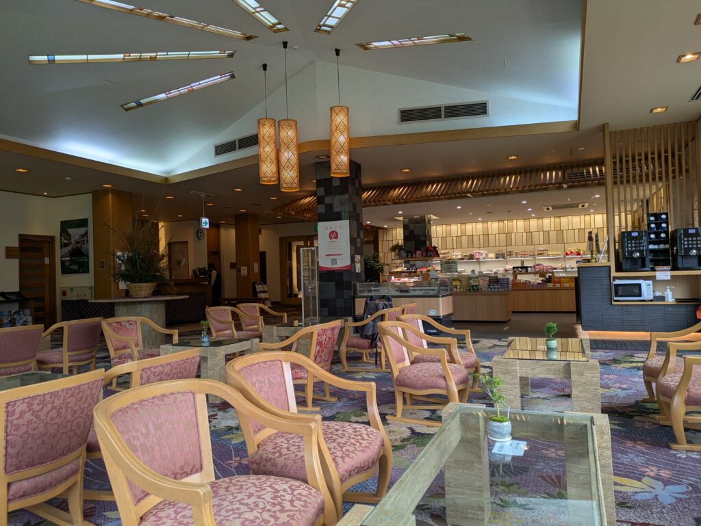 銀山荘のラウンジ