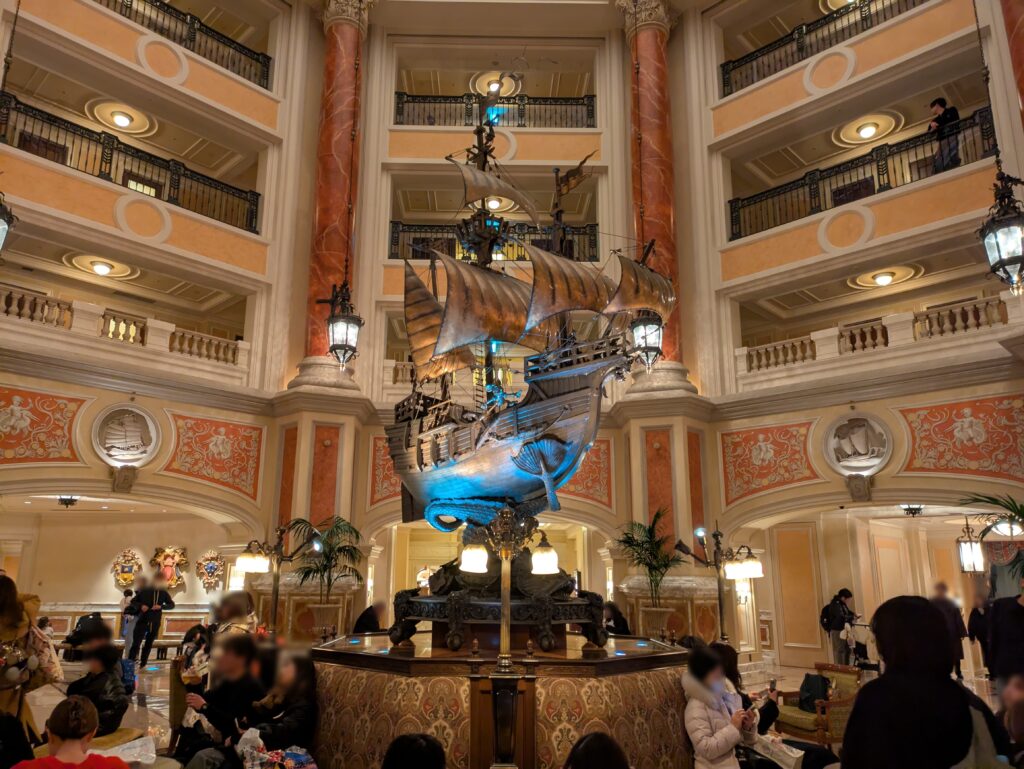 ホテルミラコスタのロビー