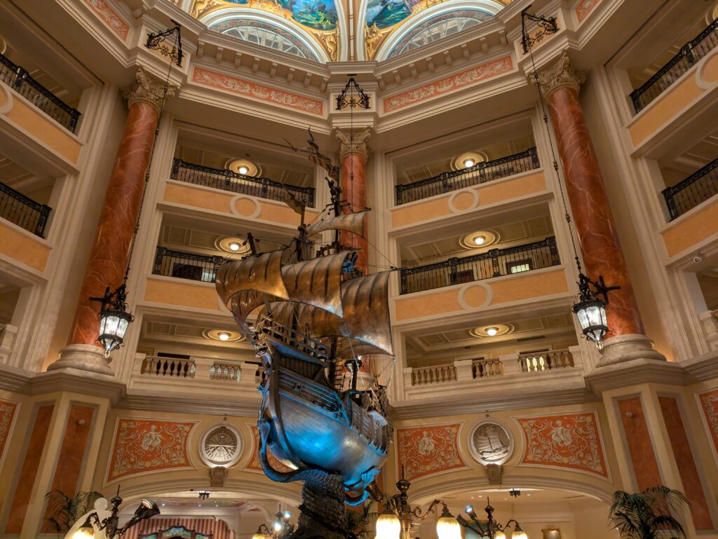 ホテルミラコスタのロビー