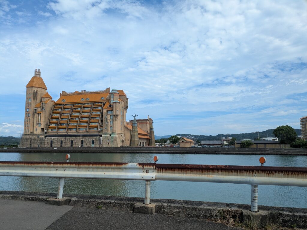 ホテル川久の外観
