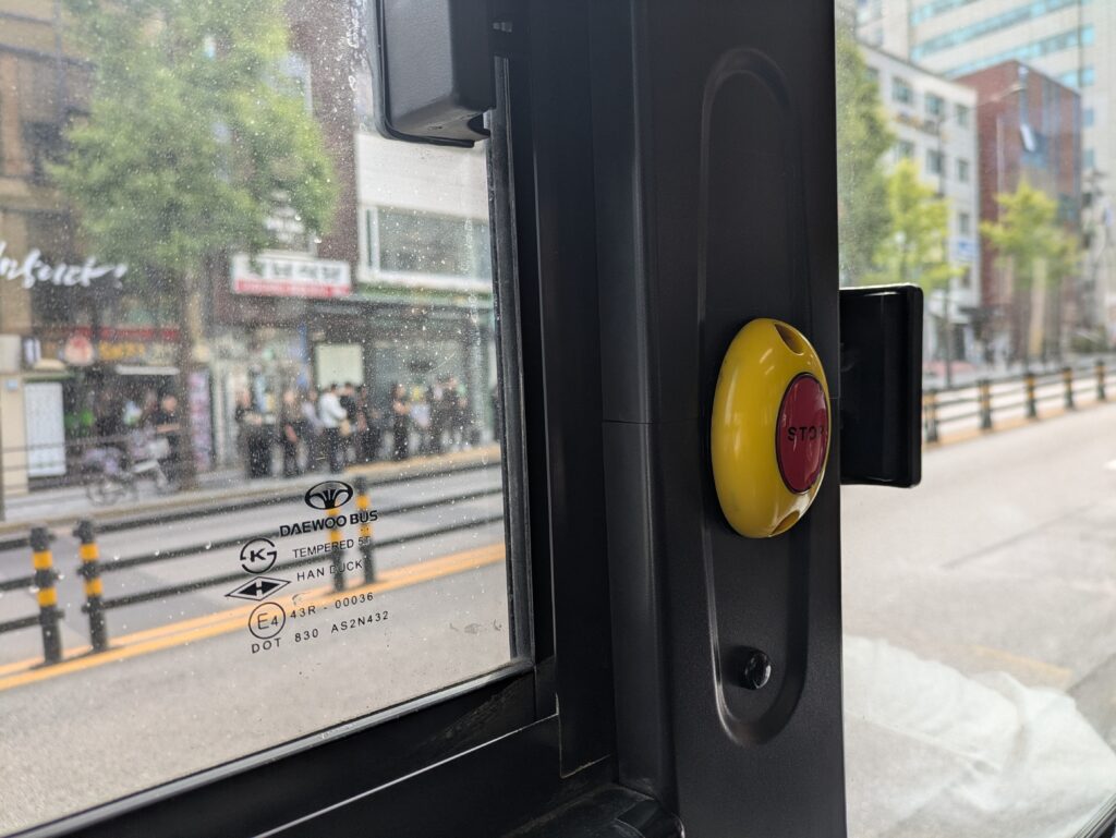 ソウルバスの車内ボタン