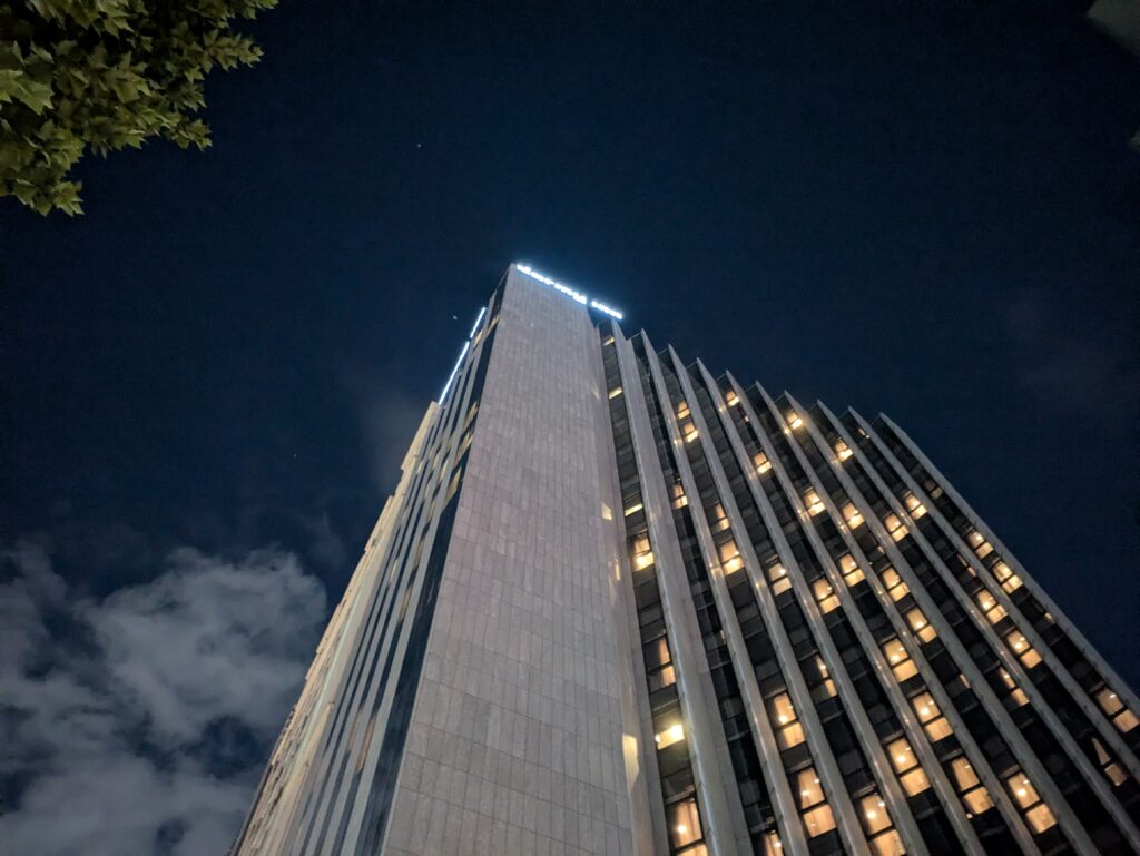 ドーミーインソウル江南の夜の外観