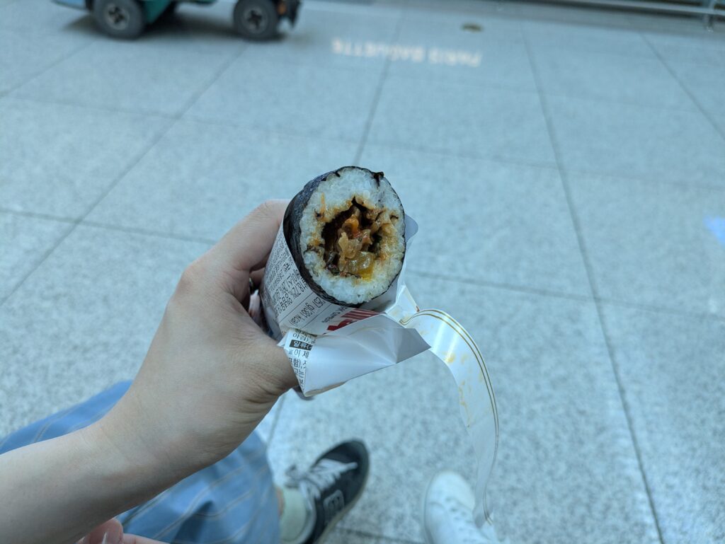 コンビニで購入したキンパ